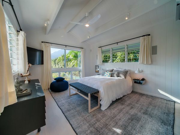 Rare Ocean Side Escape On Kauais Iconic North Shore Rent As Three Bedroom Or Five Bedroom !