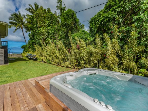 Rare Ocean Side Escape On Kauais Iconic North Shore Rent As Three Bedroom Or Five Bedroom !