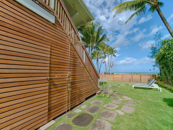 Rare Ocean Side Escape On Kauais Iconic North Shore Rent As Three Bedroom Or Five Bedroom !