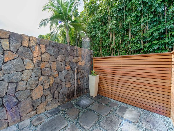 Rare Ocean Side Escape On Kauais Iconic North Shore Rent As Three Bedroom Or Five Bedroom !