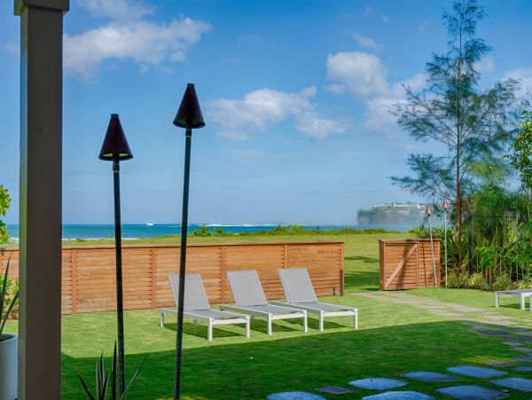 Rare Ocean Side Escape On Kauais Iconic North Shore Rent As Three Bedroom Or Five Bedroom !
