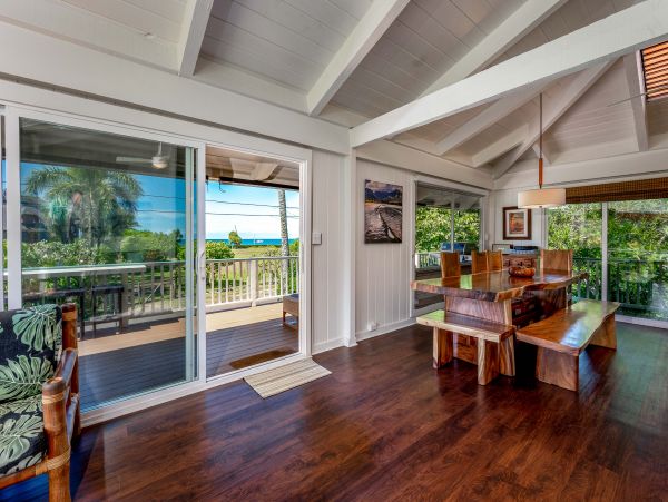 Five Bedroom Luxury Pacific Views
