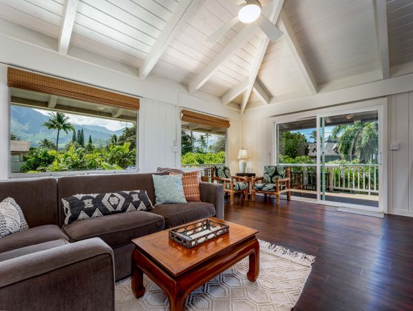Five Bedroom Luxury Pacific Views