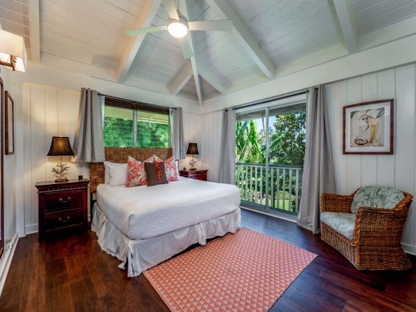 Five Bedroom Luxury Pacific Views