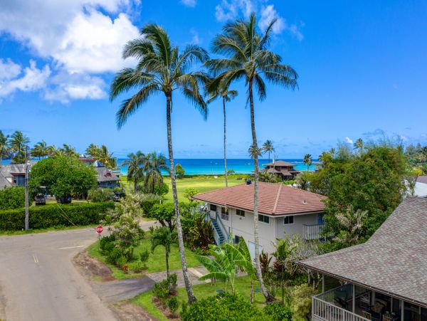 Five Bedroom Luxury Pacific Views
