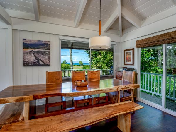 Five Bedroom Luxury Pacific Views