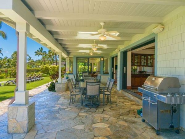Beachfront Beauty A Truly Exceptional Villa Main House & Guest House