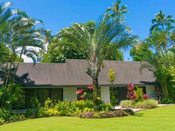 Beachfront Beauty A Truly Exceptional Villa Main House & Guest House