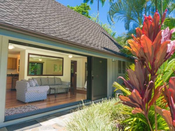 Beachfront Beauty A Truly Exceptional Villa Main House & Guest House
