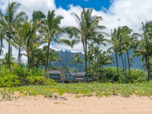Beachfront Beauty A Truly Exceptional Villa Main House & Guest House