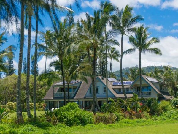 Beachfront Beauty A Truly Exceptional Villa Main House & Guest House