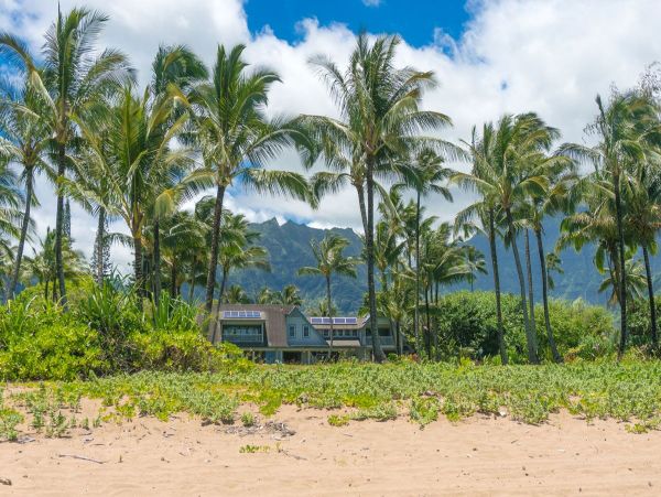 Beachfront Beauty A Truly Exceptional Villa Main House & Guest House