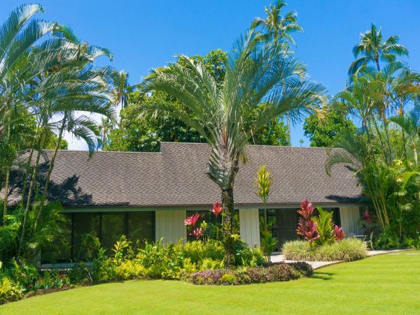 Beachfront Beauty A Truly Exceptional Villa Main House & Guest House