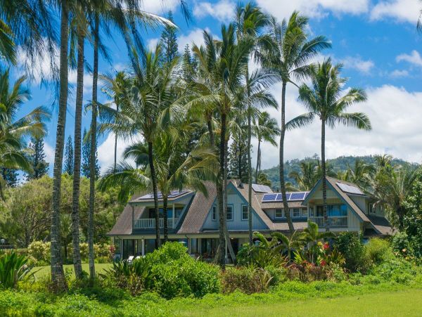 Beachfront Beauty A Truly Exceptional Villa Main House & Guest House
