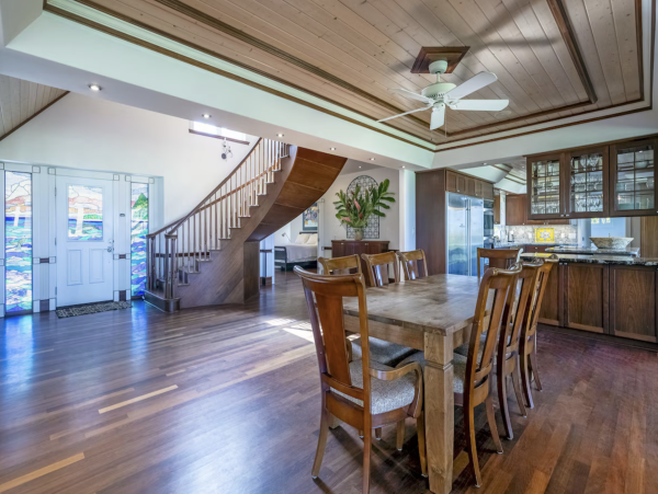 Beachfront Beauty A Truly Exceptional Villa Main House & Guest House