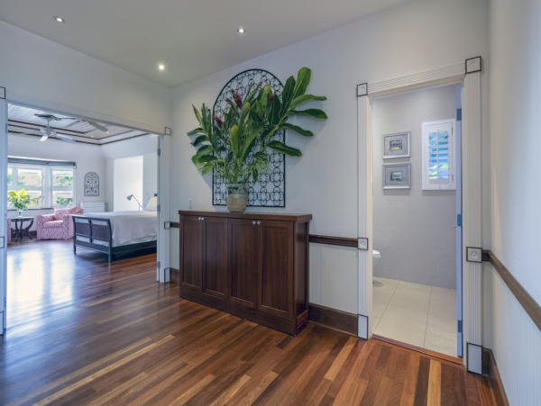 Beachfront Beauty A Truly Exceptional Villa Main House & Guest House