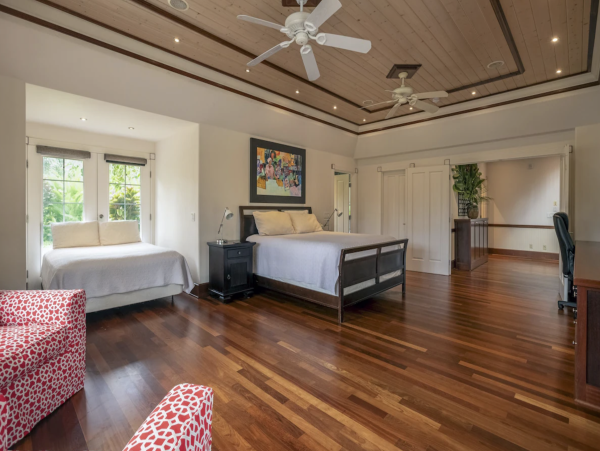 Beachfront Beauty A Truly Exceptional Villa Main House & Guest House