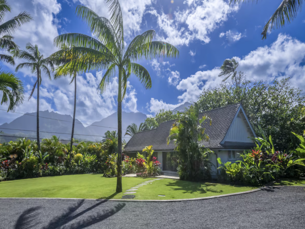 Beachfront Beauty A Truly Exceptional Villa Main House & Guest House
