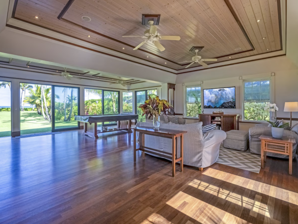 Beachfront Beauty A Truly Exceptional Villa Main House & Guest House