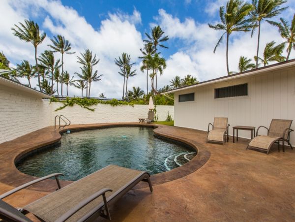 Oahu Beach House Steps to Beach