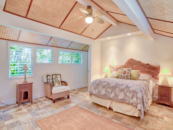Beautiful 3 Bedroom Beach Home with Ocean View & Private Pool in Kailua