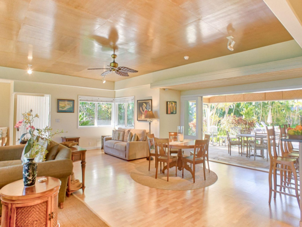Beautiful 3 Bedroom Beach Home with Ocean View & Private Pool in Kailua