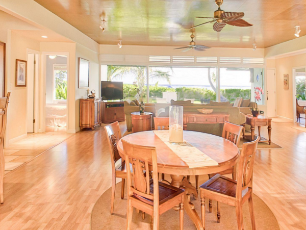 Beautiful 3 Bedroom Beach Home with Ocean View & Private Pool in Kailua