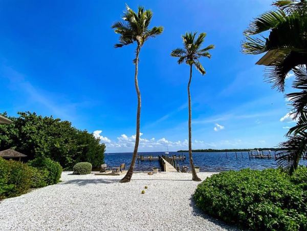Captiva Vacation Rental, Steps to the Gulf of Mexico Beach