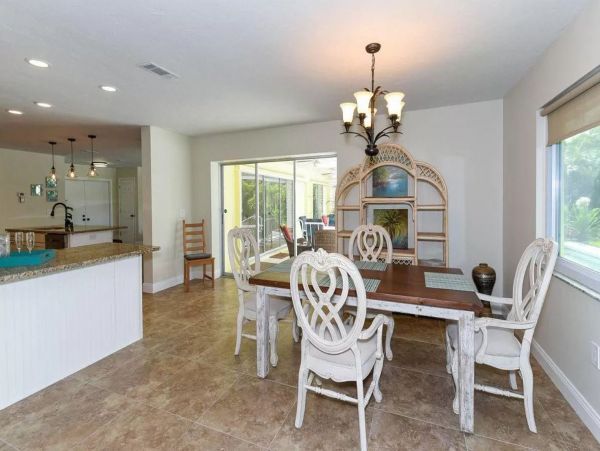 Beautiful Coastal Pool Home in Casey Key