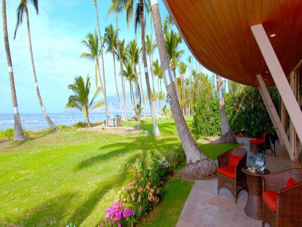 Maui Oceanfront Vacation Rental Sleeps 8 Guests