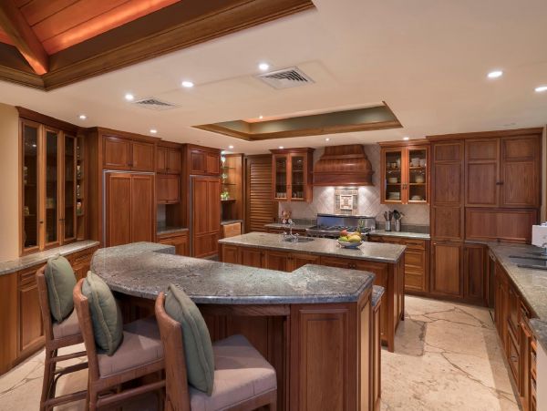 Kailua Vacation Luxury Estate Nine Bedroom with Pool