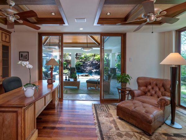 Kailua Vacation Luxury Estate Nine Bedroom with Pool
