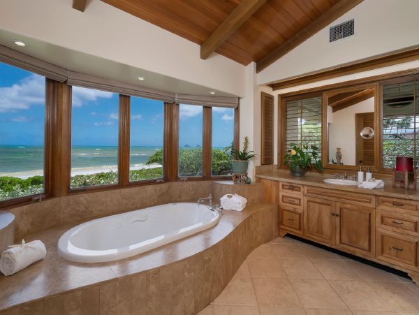 Kailua Vacation Luxury Estate Nine Bedroom with Pool