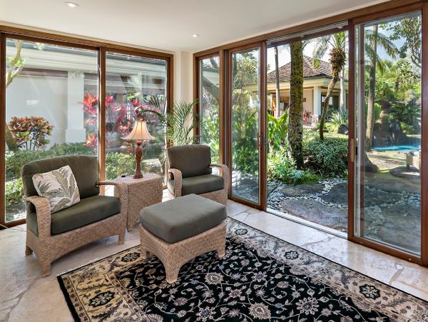 Kailua Vacation Luxury Estate Nine Bedroom with Pool