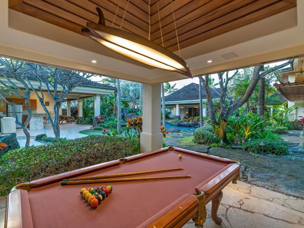 Kailua Vacation Luxury Estate Nine Bedroom with Pool