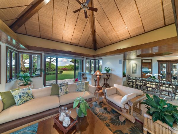 Kailua Vacation Luxury Estate Nine Bedroom with Pool