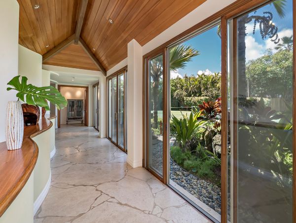 Kailua Vacation Luxury Estate Nine Bedroom with Pool