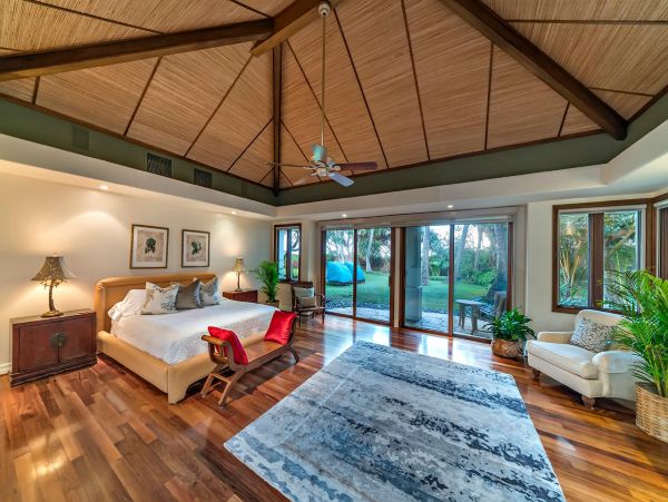 Kailua Vacation Luxury Estate Nine Bedroom with Pool