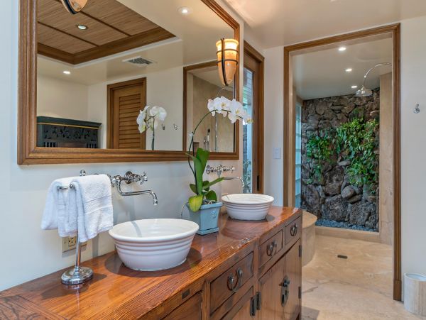 Kailua Vacation Luxury Estate Nine Bedroom with Pool