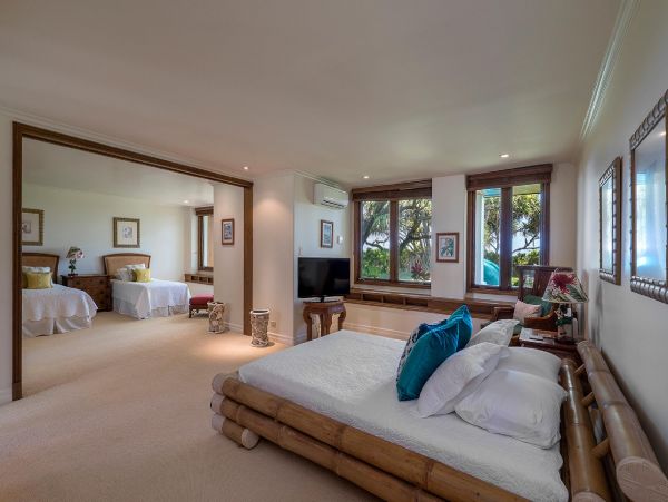 Kailua Vacation Luxury Estate Nine Bedroom with Pool