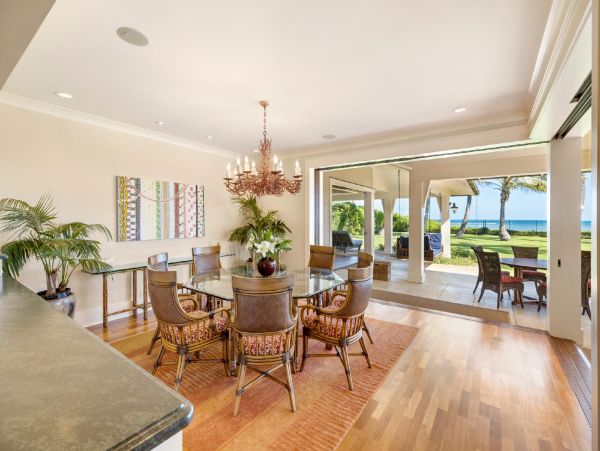On Beach Honolulu Vacation Estate Seven Bedroom