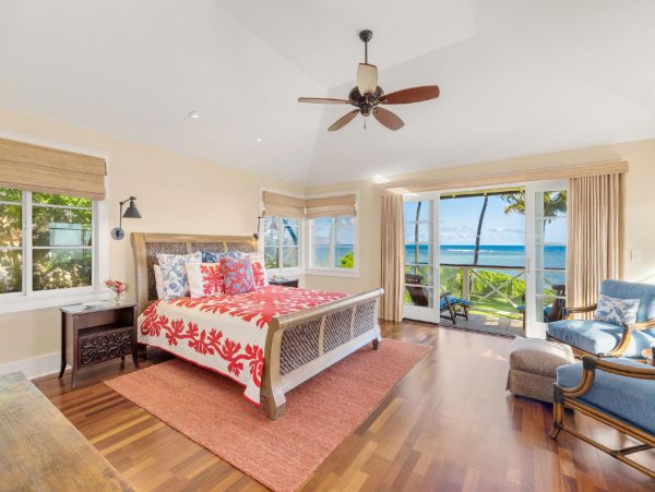 On Beach Honolulu Vacation Estate Seven Bedroom