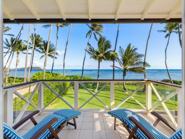 On Beach Honolulu Vacation Estate Seven Bedroom