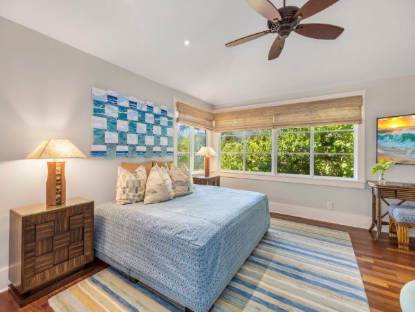 On Beach Honolulu Vacation Estate Seven Bedroom