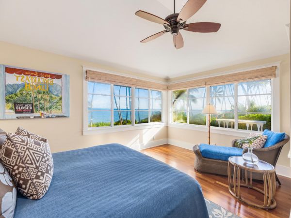 On Beach Honolulu Vacation Estate Seven Bedroom
