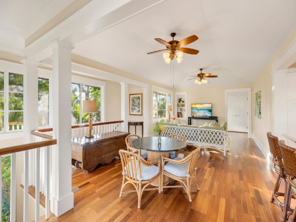 On Beach Honolulu Vacation Estate Seven Bedroom