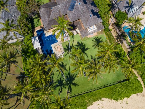On Beach Honolulu Vacation Estate Seven Bedroom