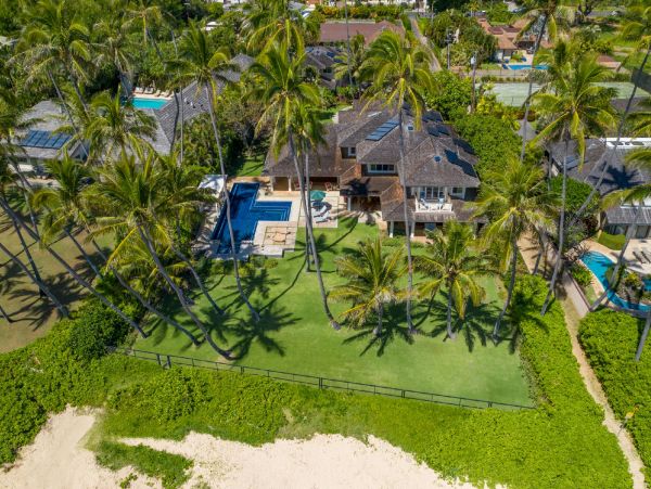 On Beach Honolulu Vacation Estate Seven Bedroom