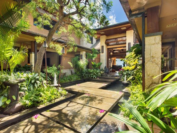 Luxury Oahu Beachfront Vacation Rental near Diamond Head Exclusive Monthly Rental