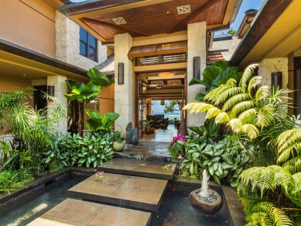 Luxury Oahu Beachfront Vacation Rental near Diamond Head Exclusive Monthly Rental
